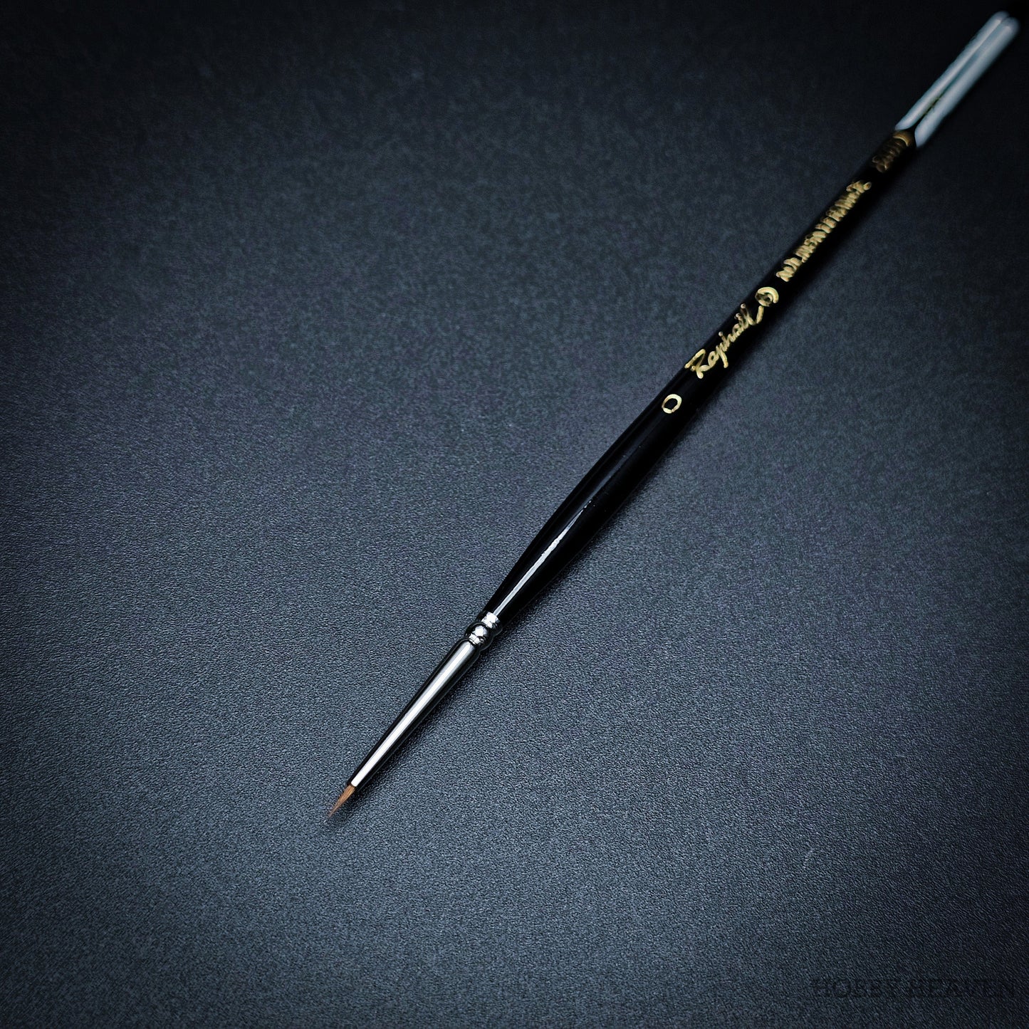 Raphael Series 8400 — Kolinsky Sable Round