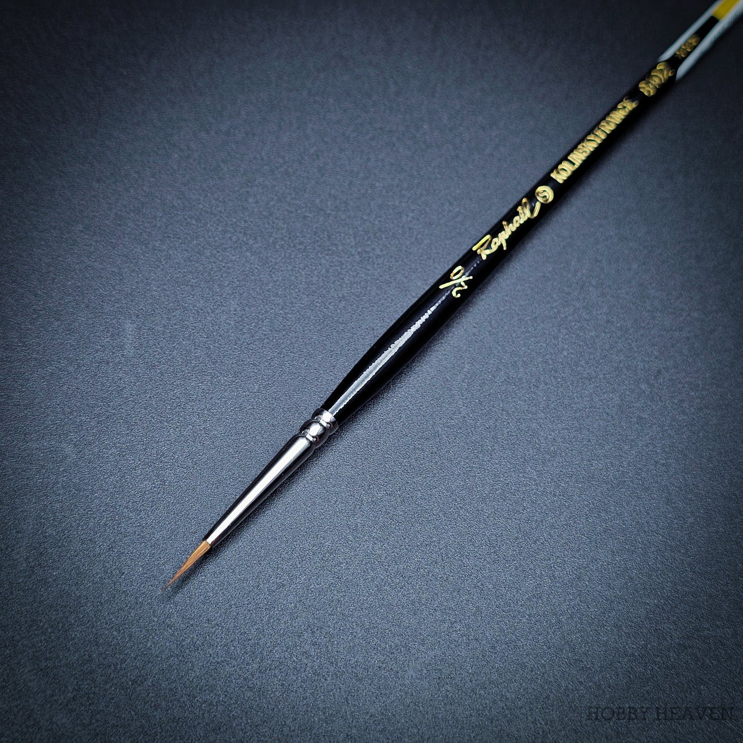Raphael Series 8402 — Kolinsky Sable Round