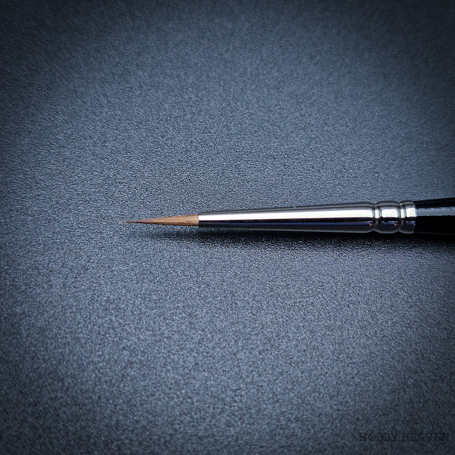 Raphael Series 8408 — Kolinsky Sable Round