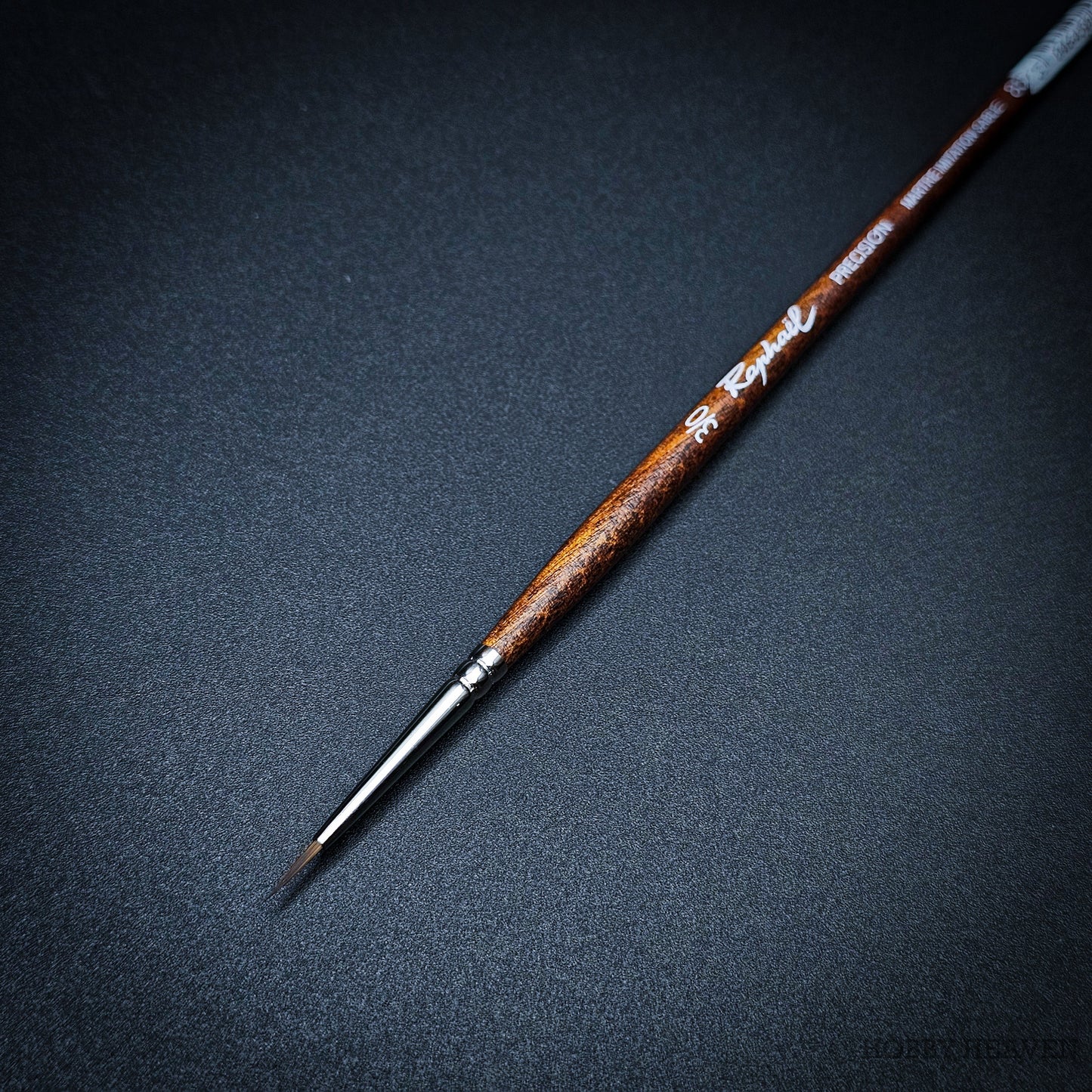 Raphael Precision 8504 — Synthetic Round