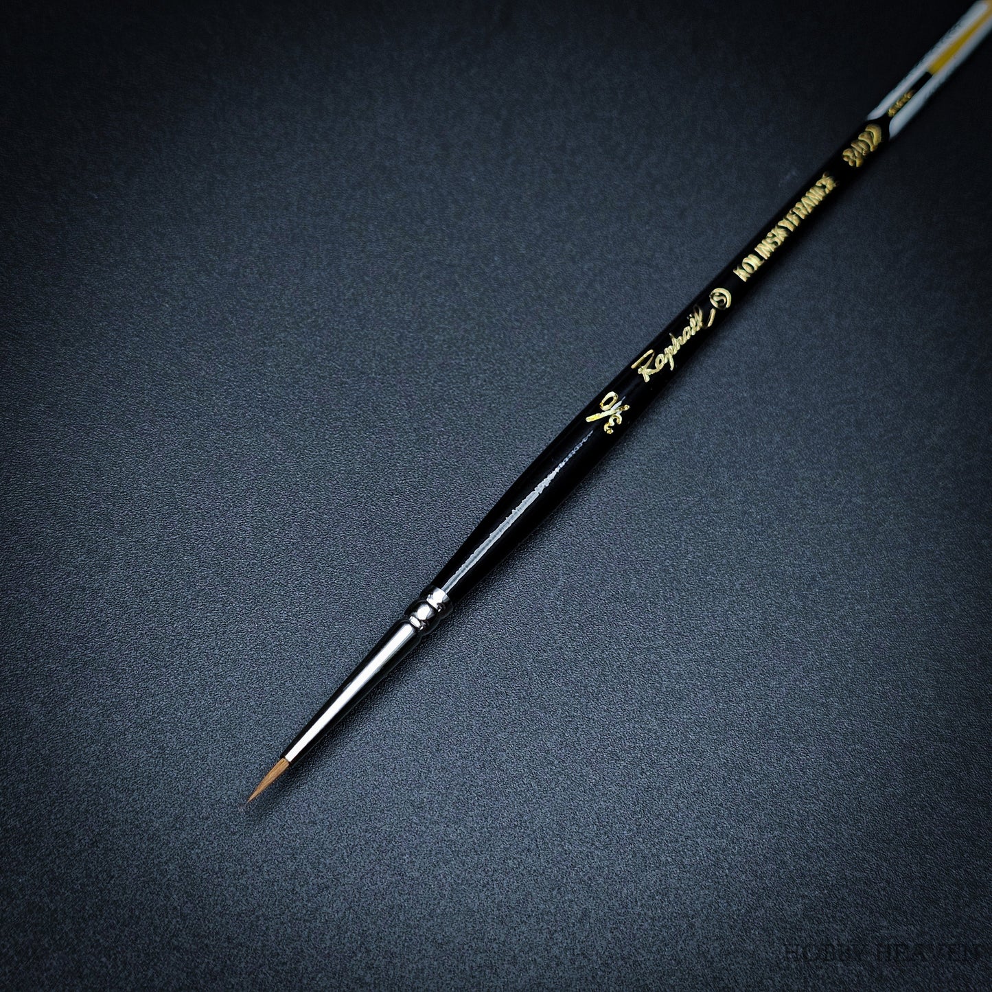 Raphael Series 8402 — Kolinsky Sable Round