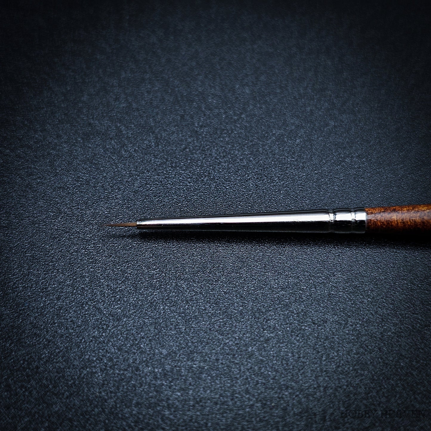 Raphael Precision 8504 — Synthetic Round