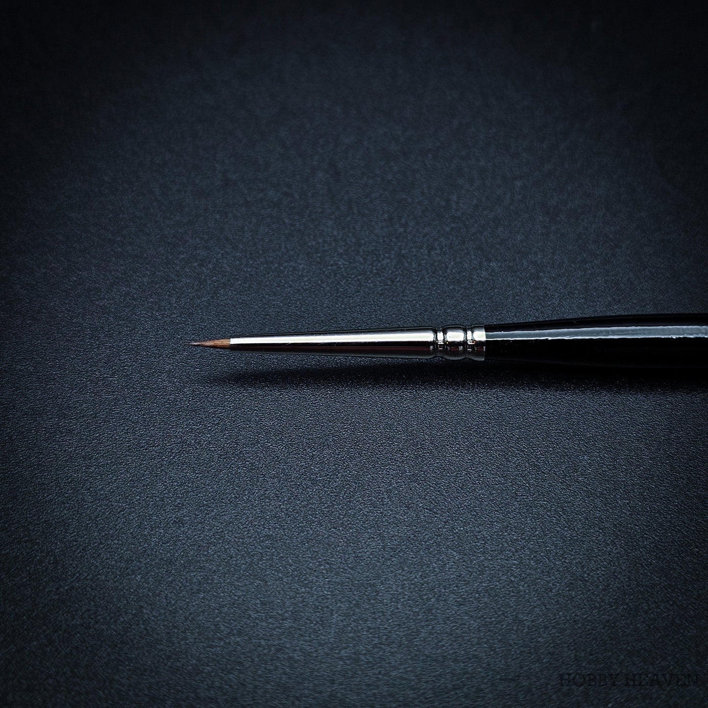 Raphael Series 8400 — Kolinsky Sable Round