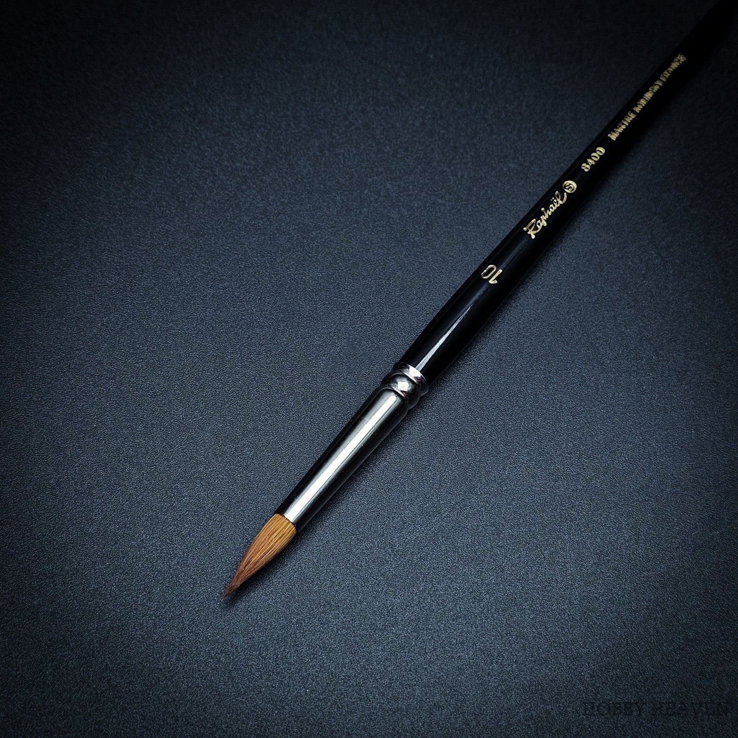 Raphael Series 8400 — Kolinsky Sable Round