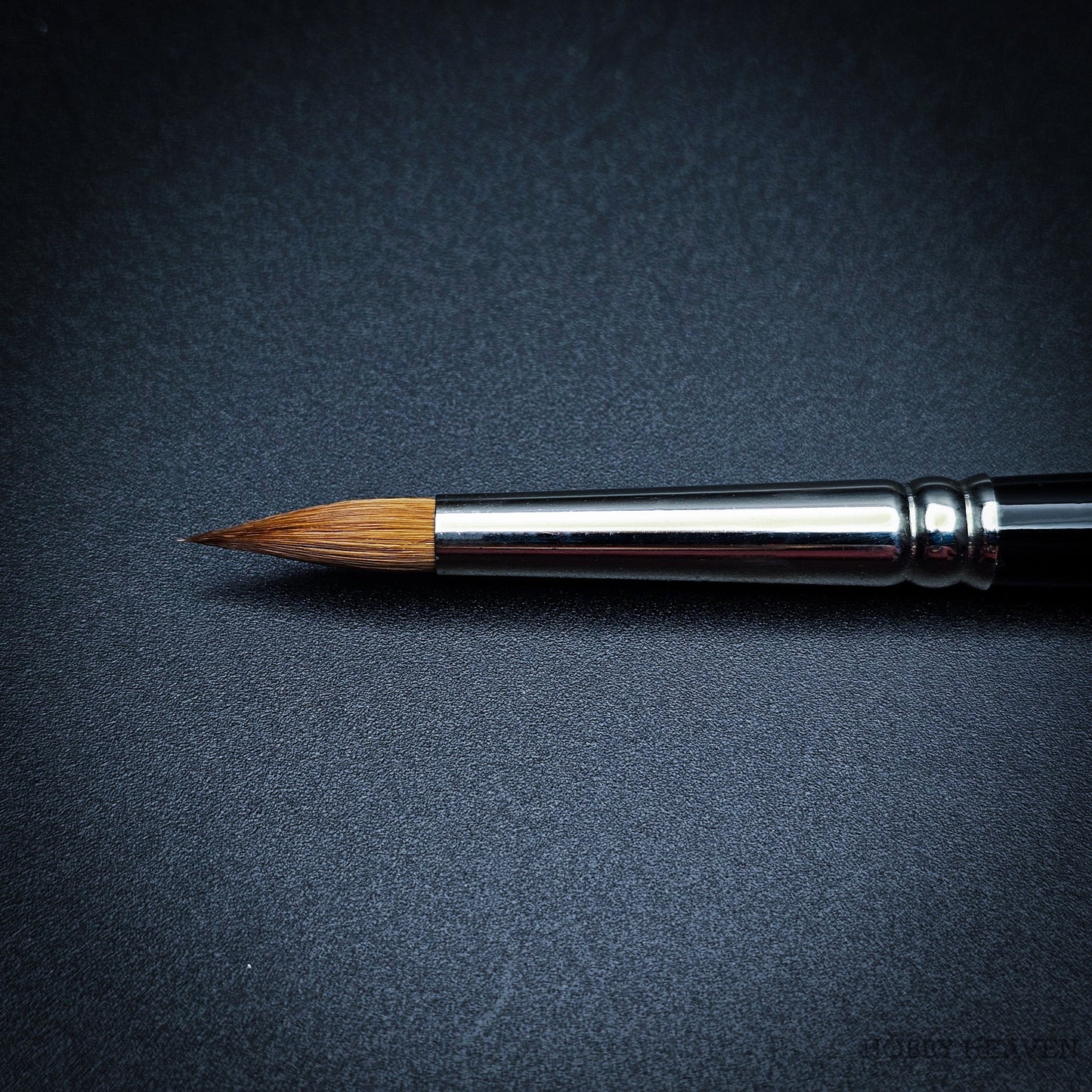 Raphael Series 8400 — Kolinsky Sable Round