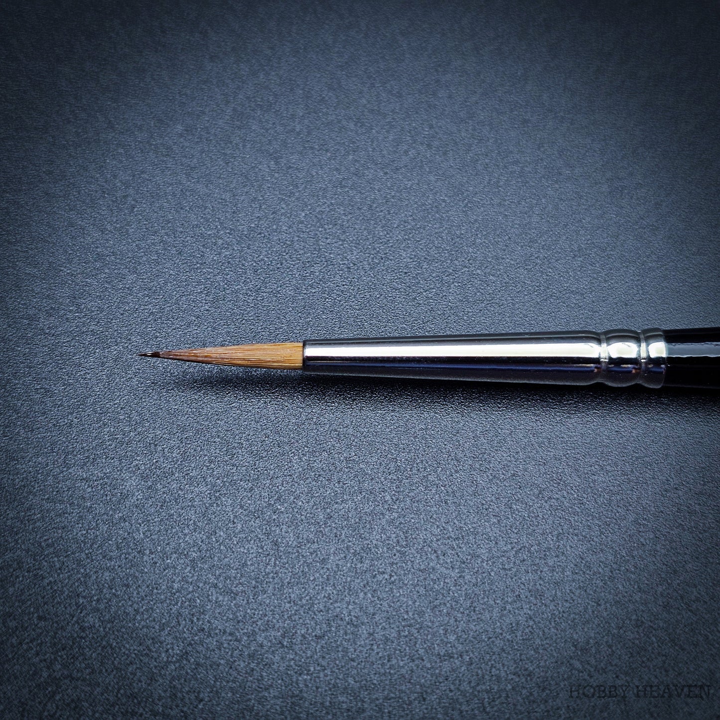 Raphael Series 8408 — Kolinsky Sable Round