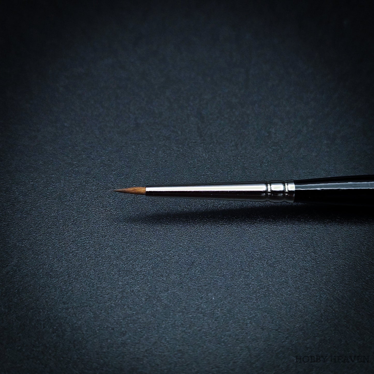 Raphael Series 8400 — Kolinsky Sable Round
