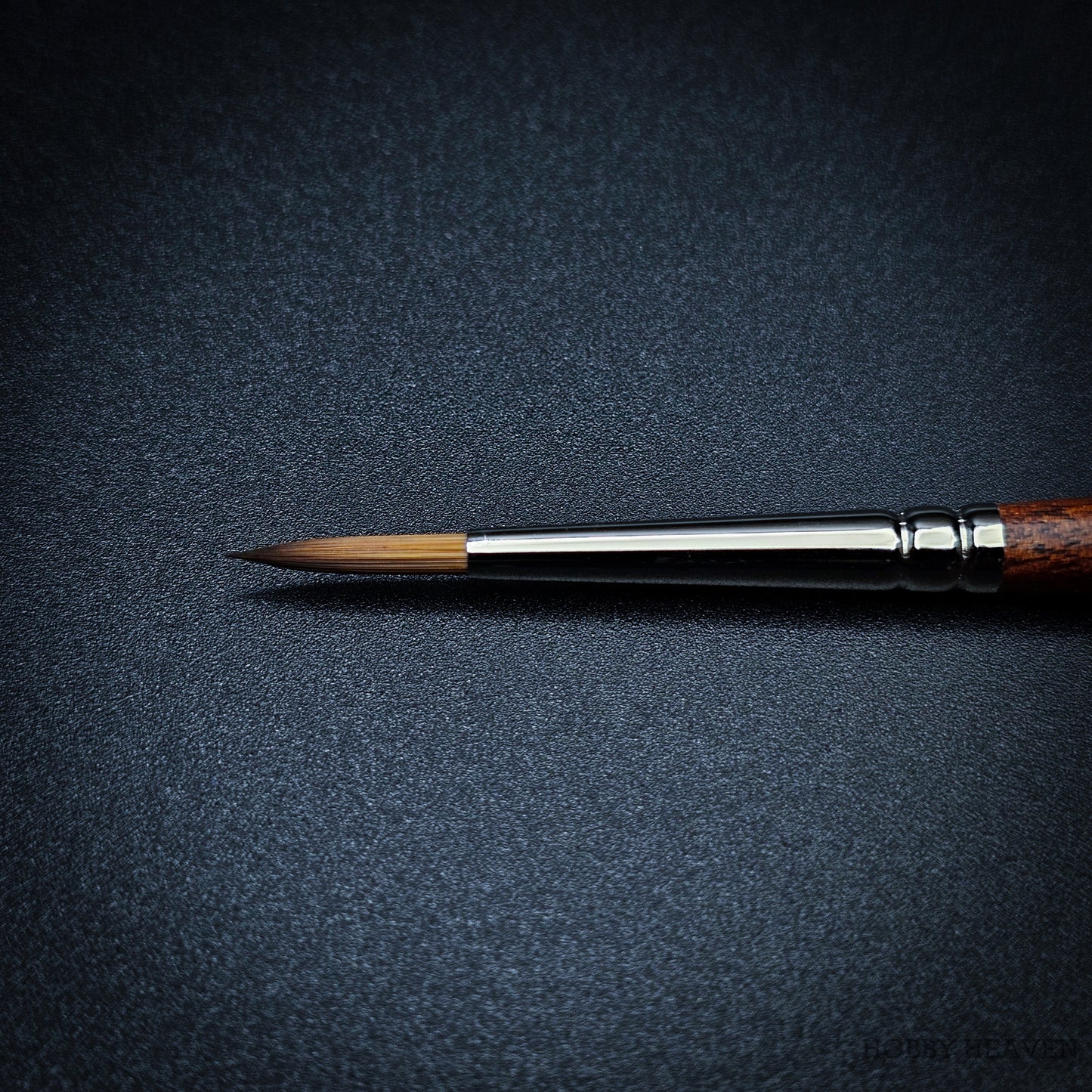 Raphael Precision 8504 — Synthetic Round