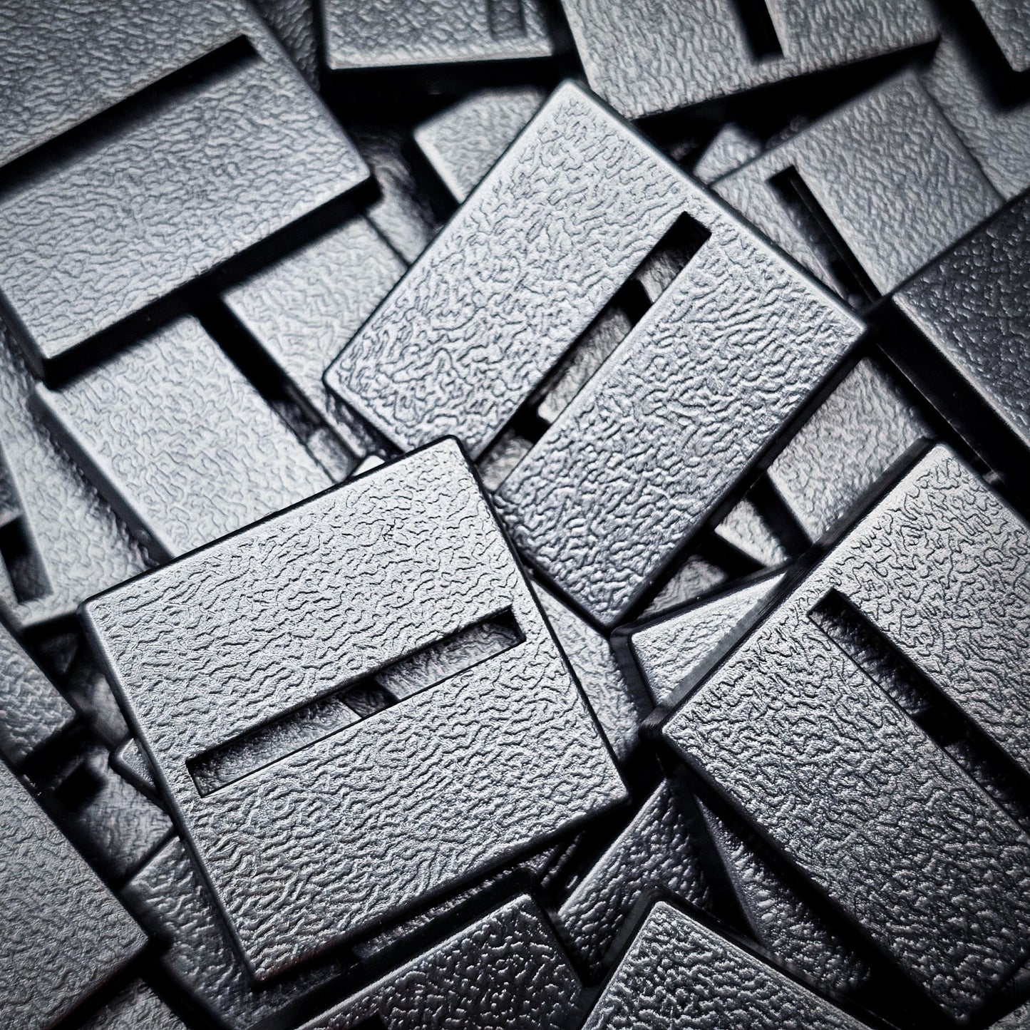 25mm Square Parallel Slotted Plastic Bases