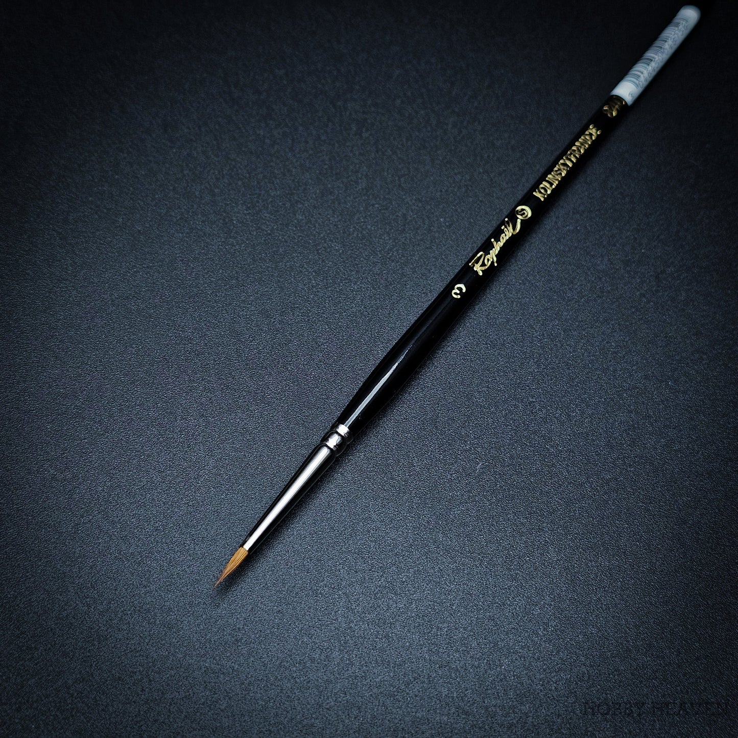 Raphael Series 8400 — Kolinsky Sable Round