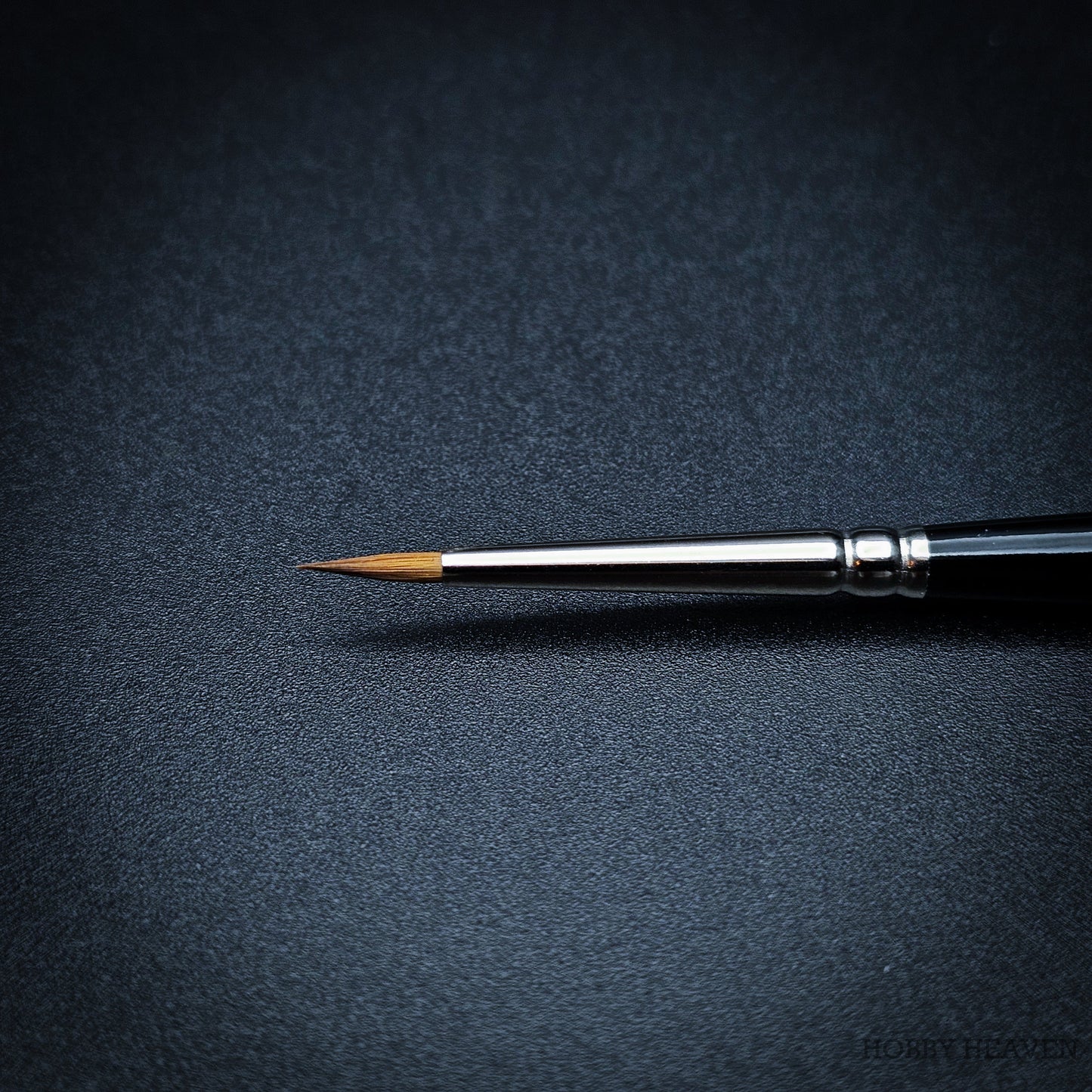 Raphael Series 8400 — Kolinsky Sable Round