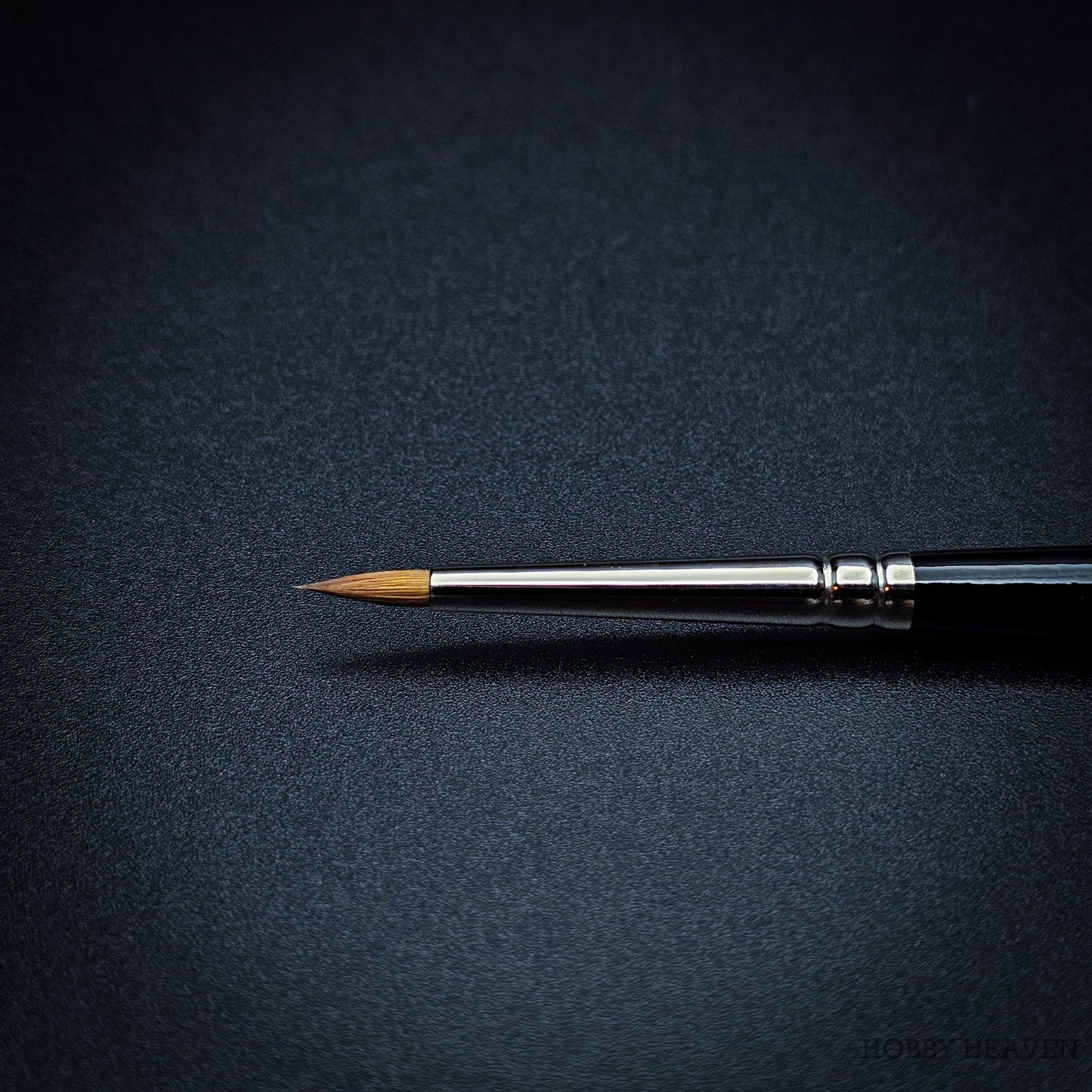 Raphael Series 8400 — Kolinsky Sable Round