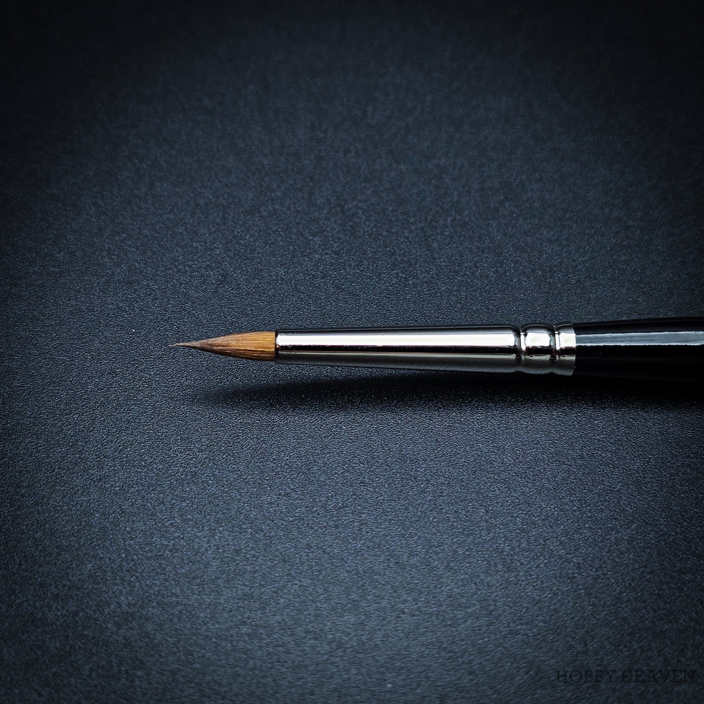 Raphael Series 8400 — Kolinsky Sable Round
