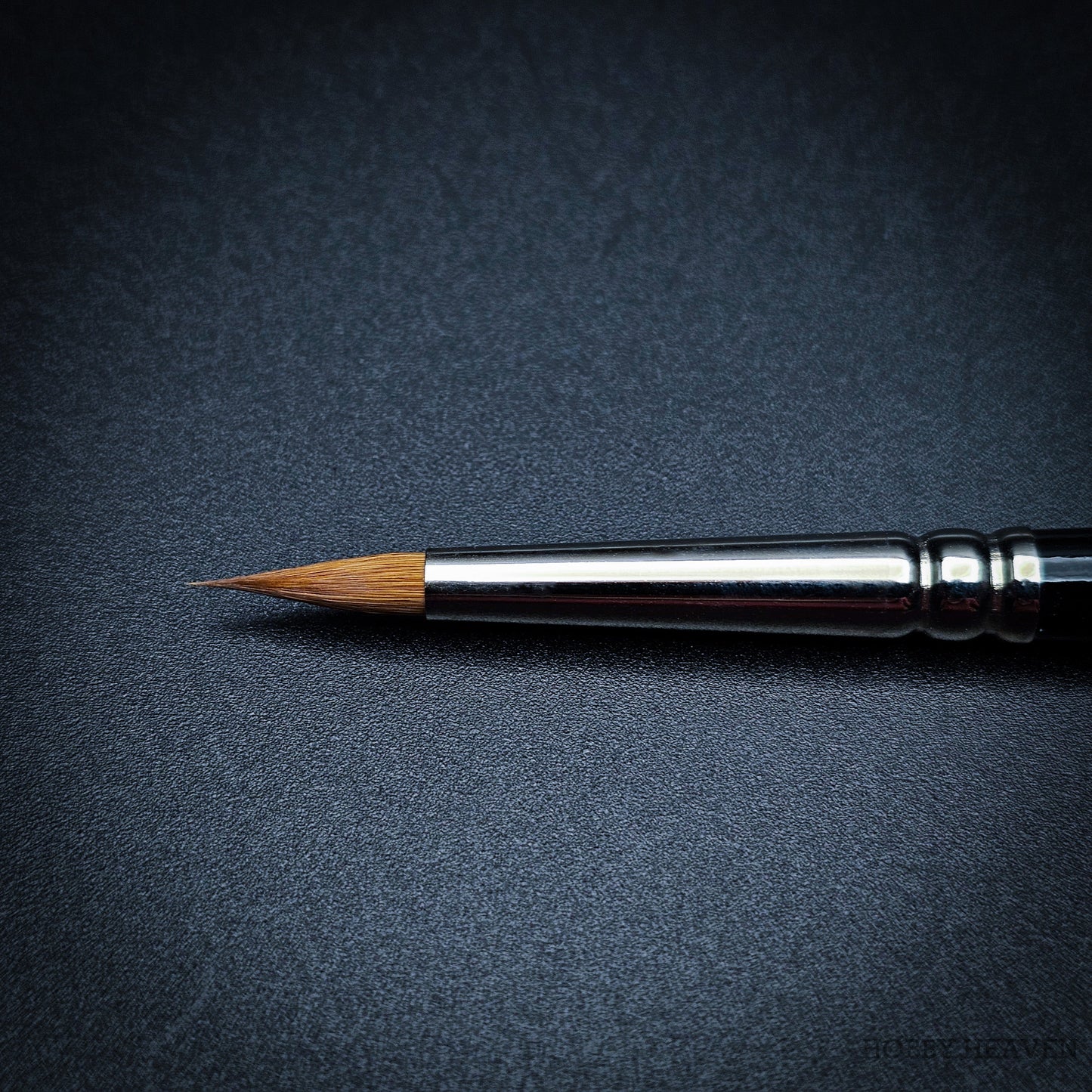 Raphael Series 8400 — Kolinsky Sable Round