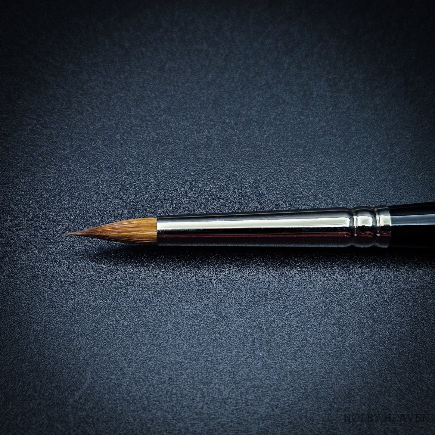 Raphael Series 8400 — Kolinsky Sable Round