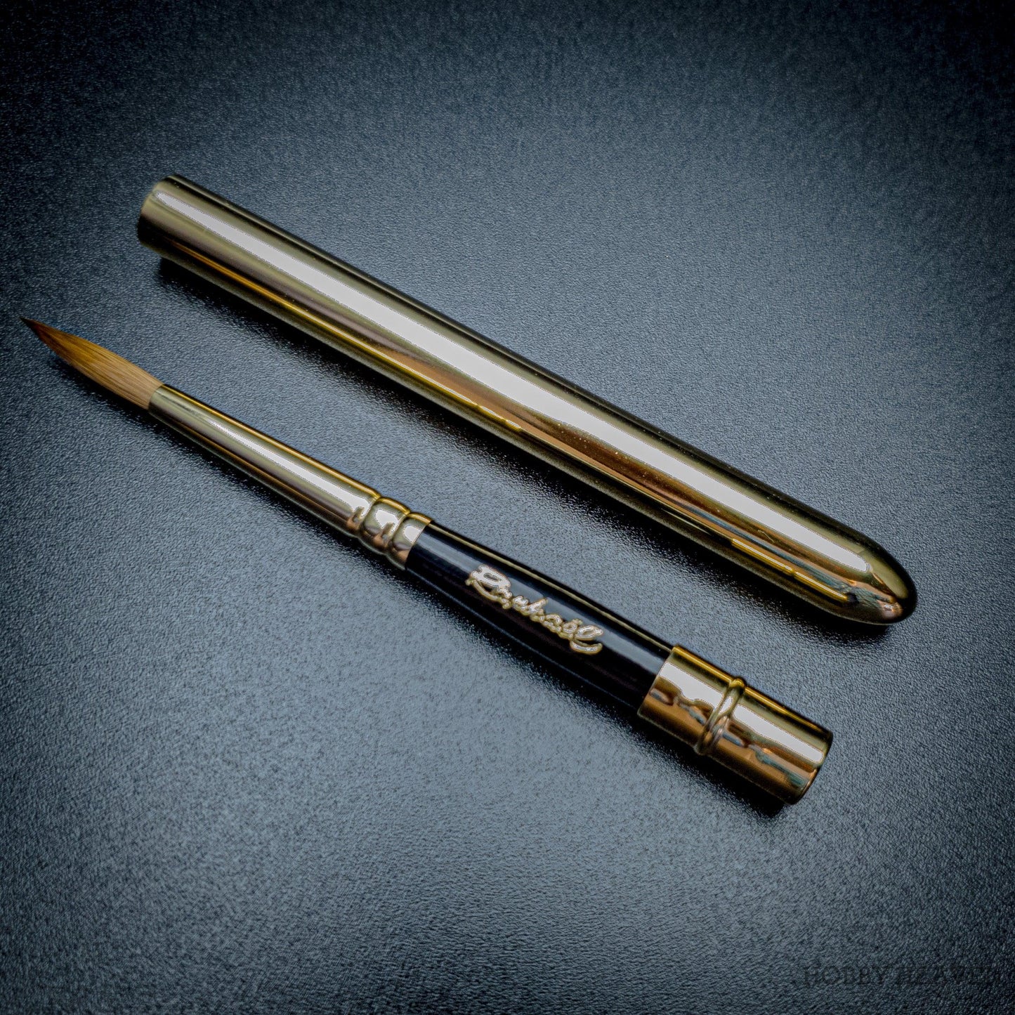 Raphael 8404 — Kolinsky Sable Round