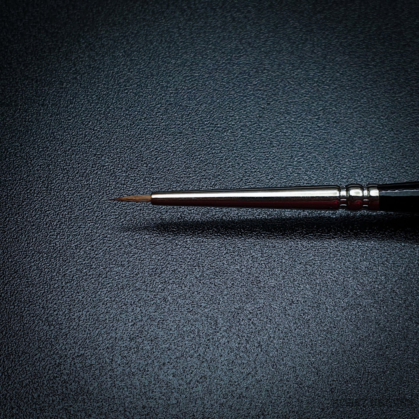 Raphael 8404 — Kolinsky Sable Round