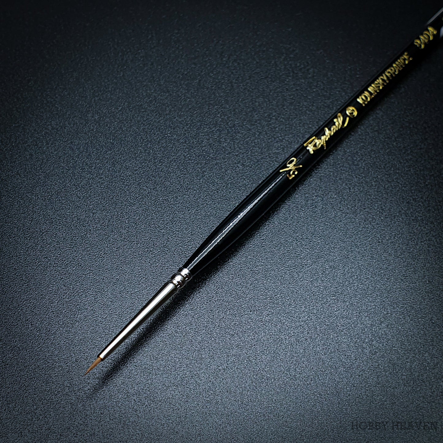 Raphael 8404 — Kolinsky Sable Round