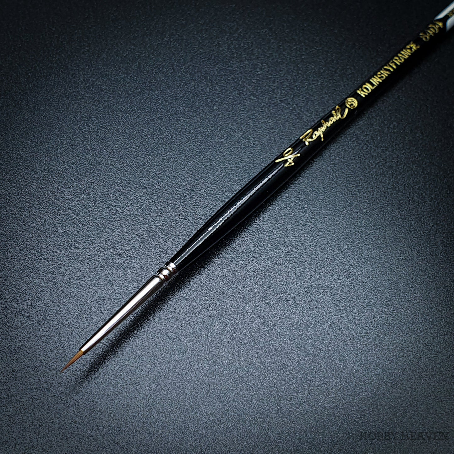 Raphael 8404 — Kolinsky Sable Round