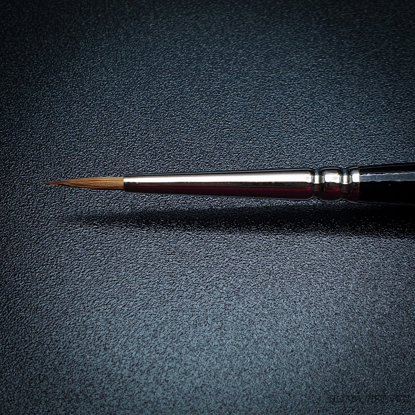 Raphael 8404 — Kolinsky Sable Round