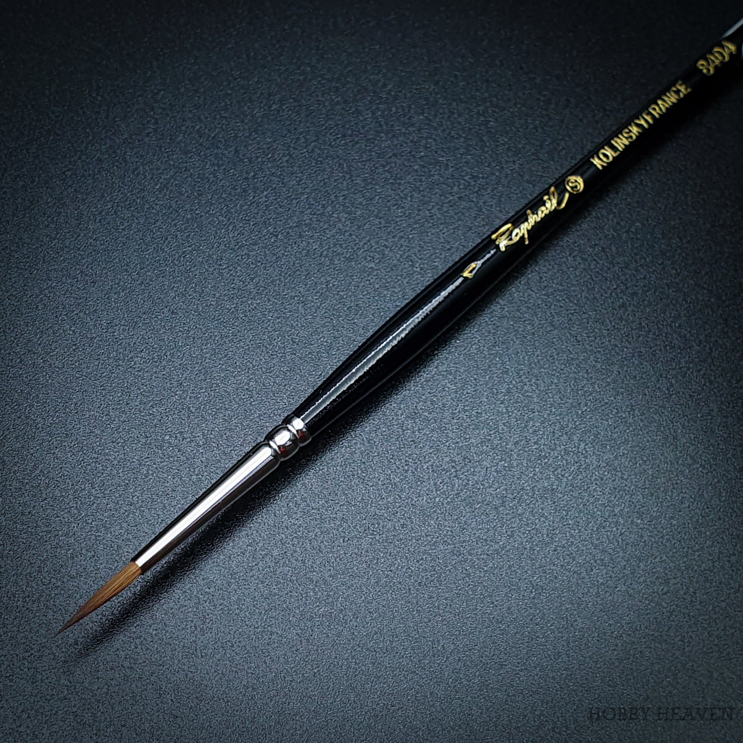 Raphael 8404 — Kolinsky Sable Round