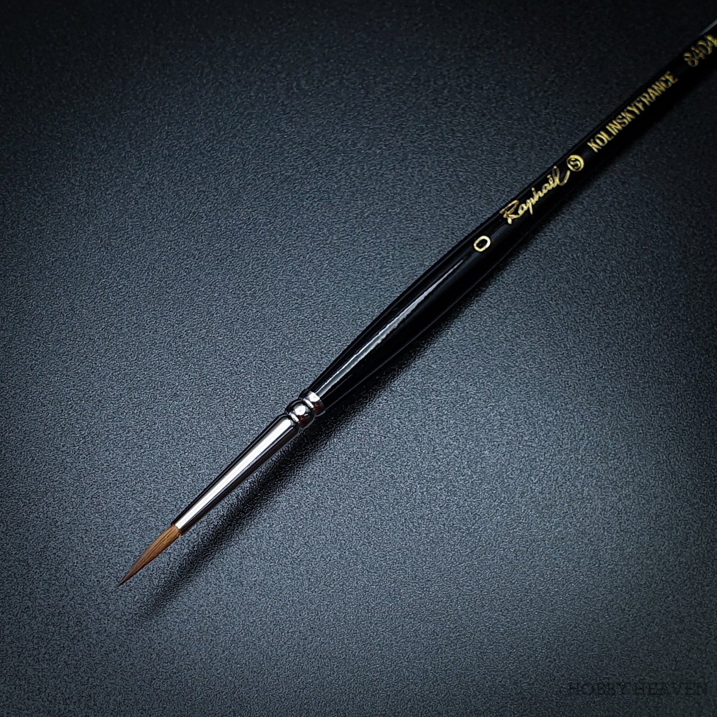 Raphael 8404 — Kolinsky Sable Round