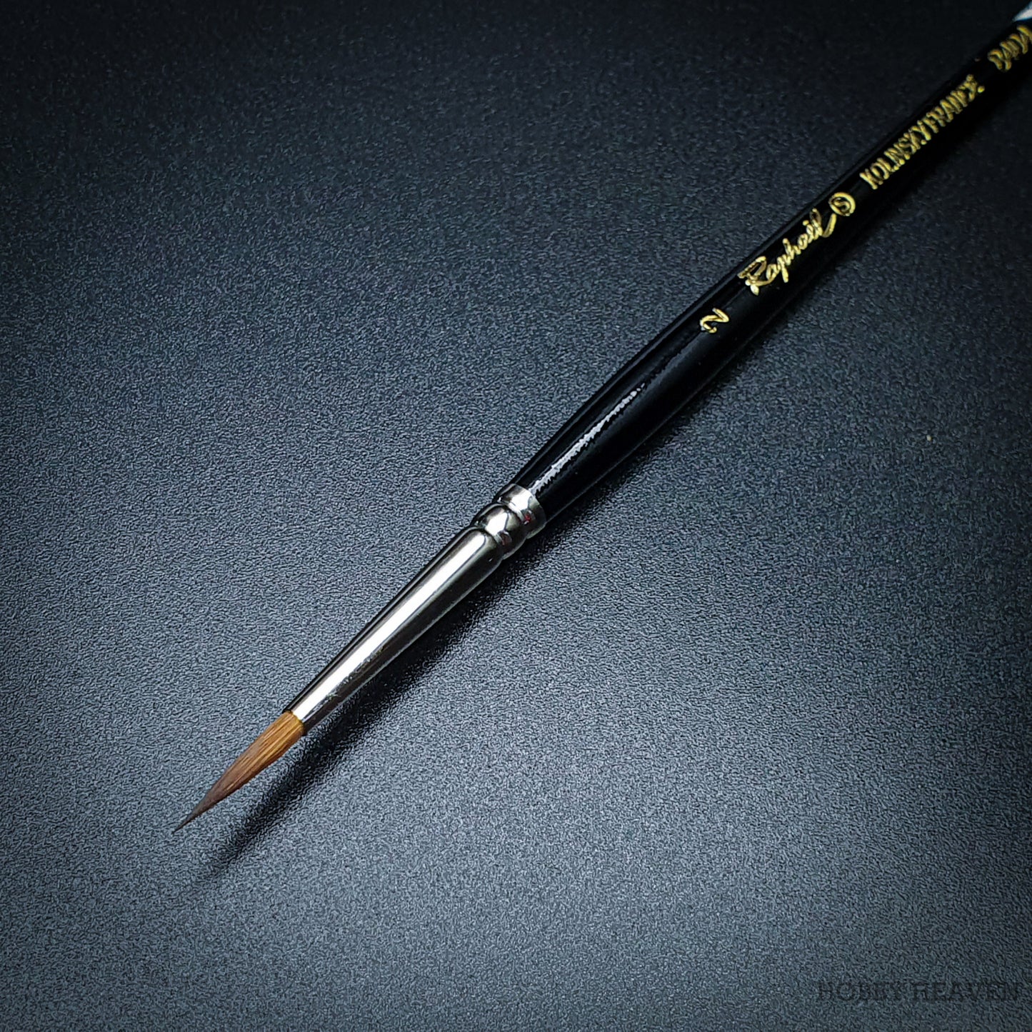 Raphael 8404 — Kolinsky Sable Round