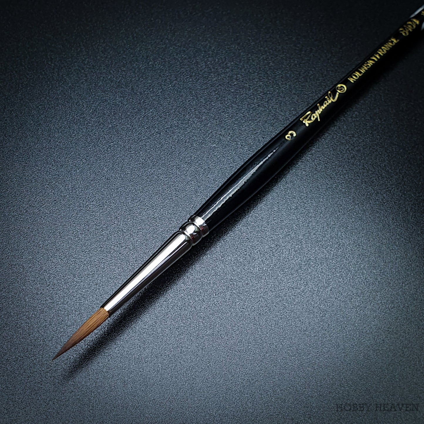 Raphael 8404 — Kolinsky Sable Round