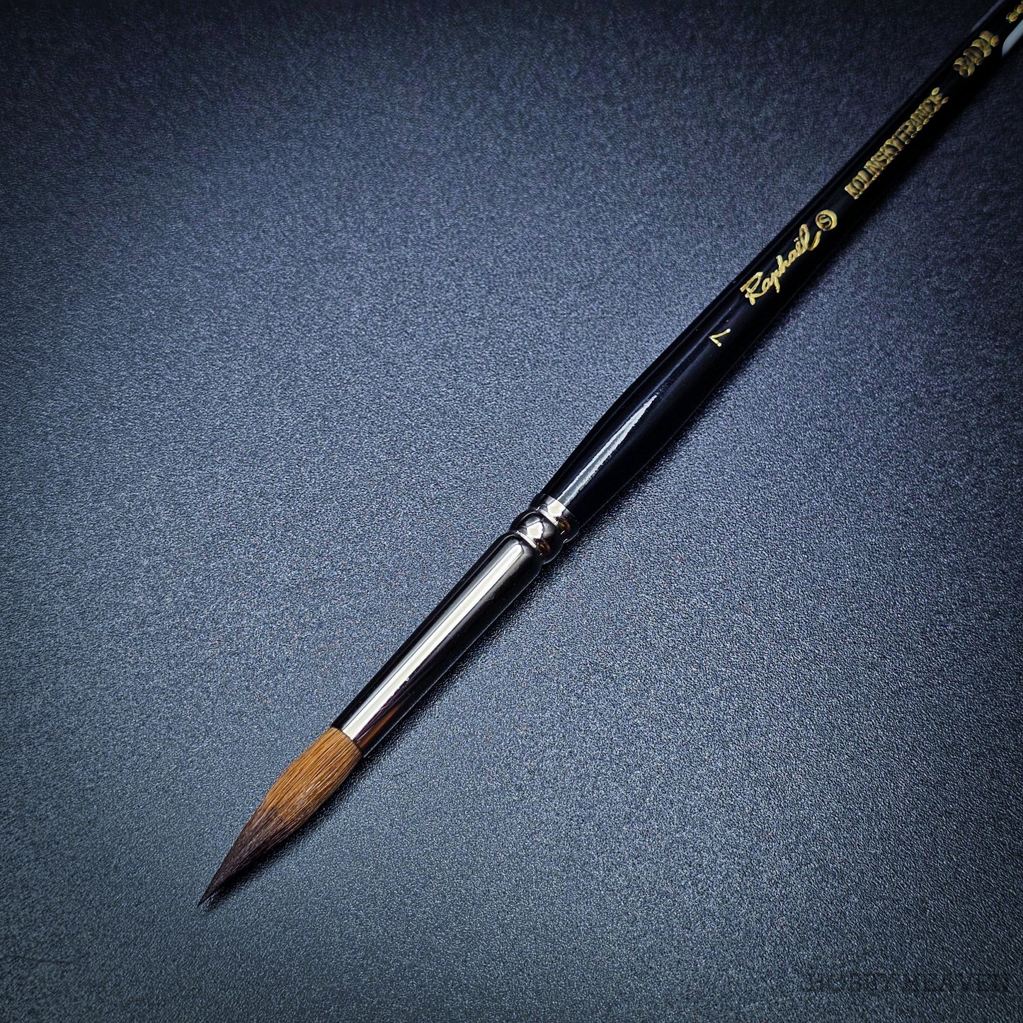 Raphael 8404 — Kolinsky Sable Round
