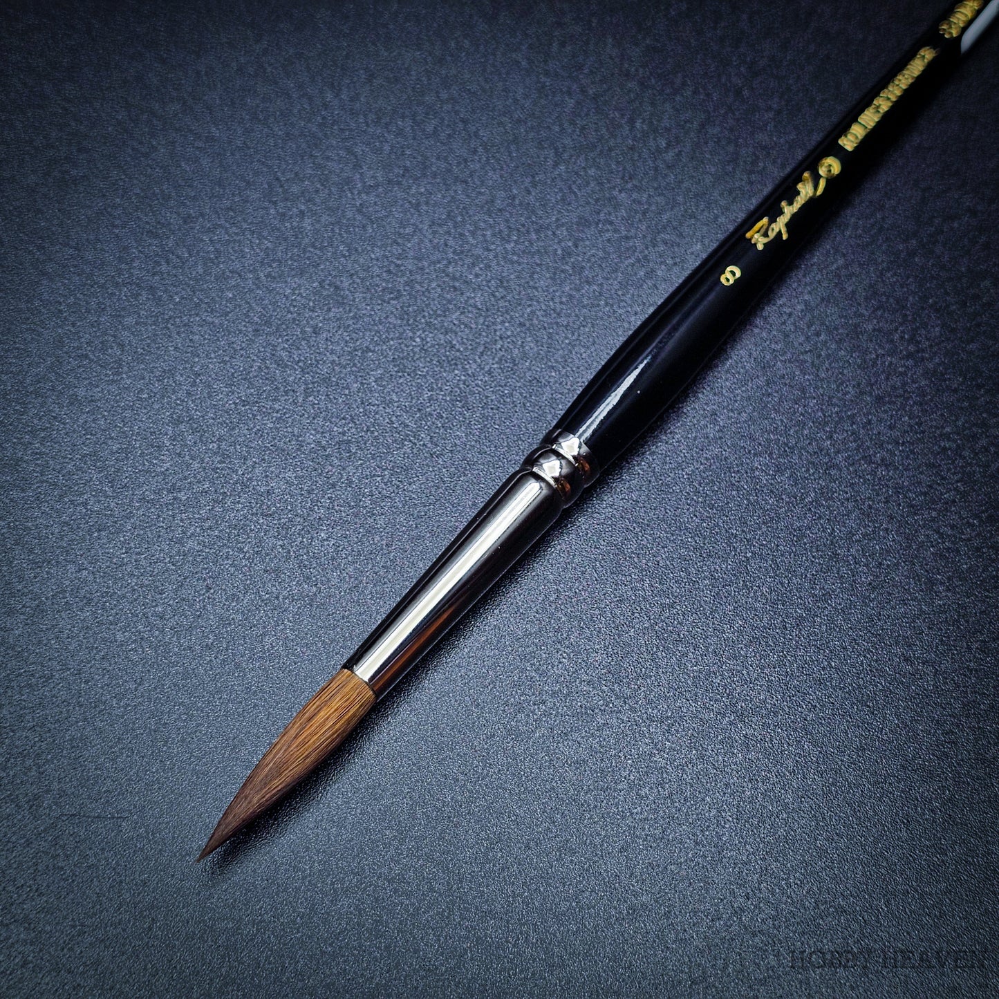 Raphael 8404 — Kolinsky Sable Round