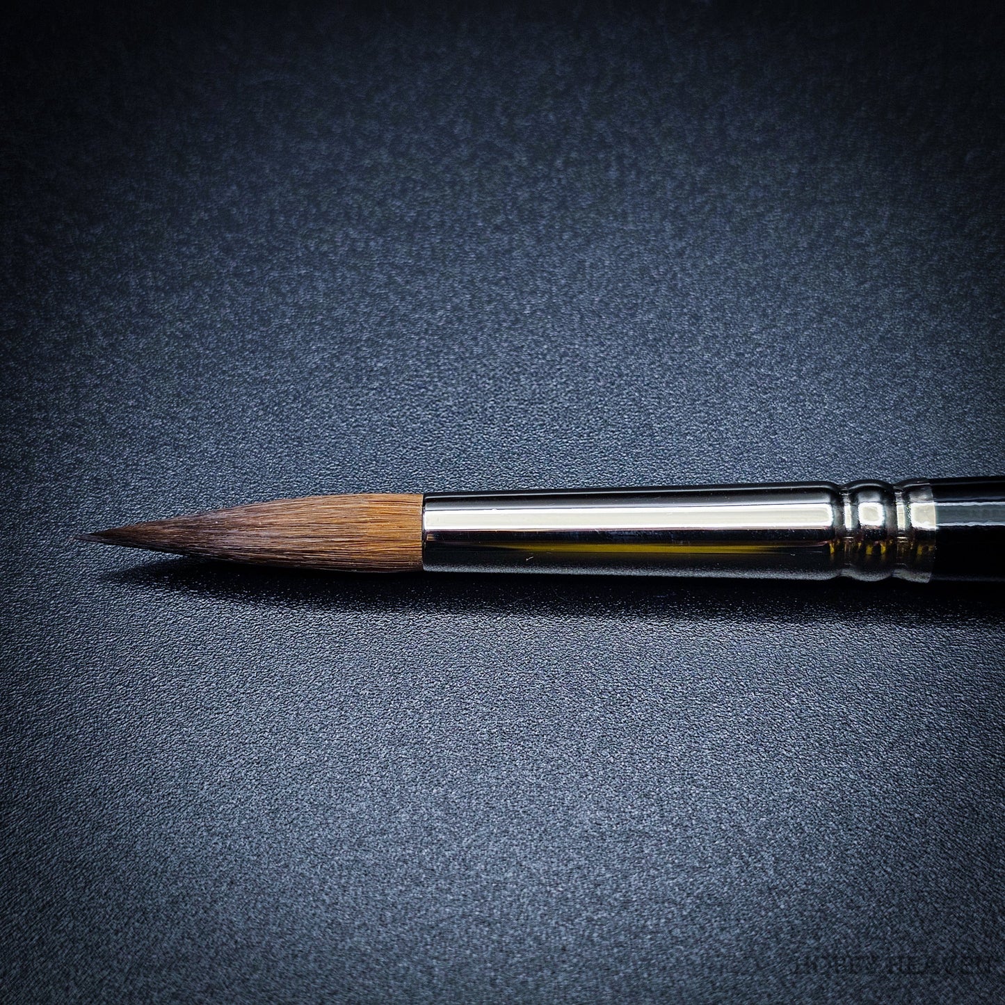 Raphael 8404 — Kolinsky Sable Round